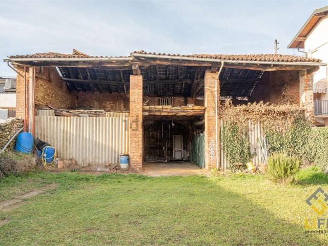 Rustico in vendita a Borgo, Galliate
