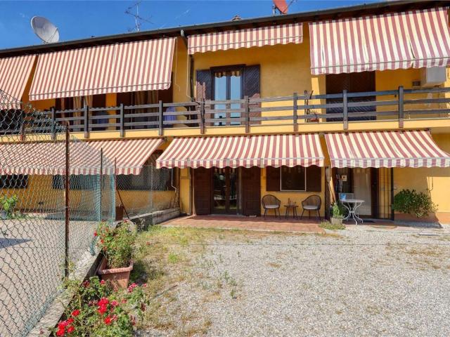 Rustico in vendita a Mezzana, Somma Lombardo