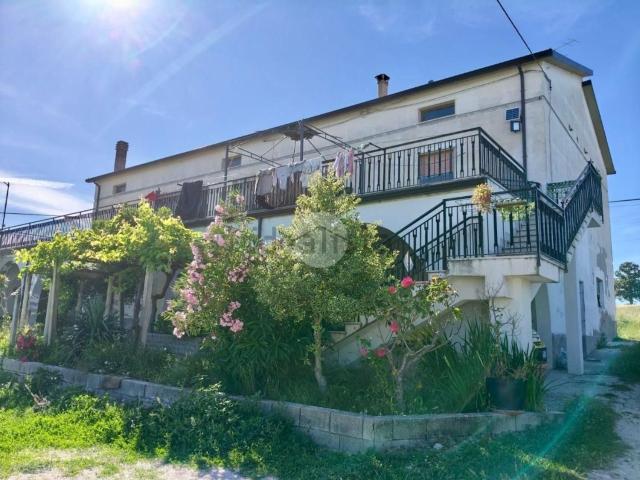 Rustico in vendita a Campobasso, Molise