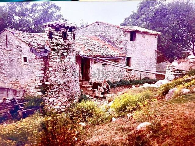 Rustico in vendita a Rubiana, Caprino Veronese