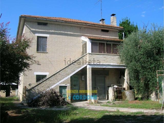 Rustico in vendita a Ponzano di Fermo, Fermo