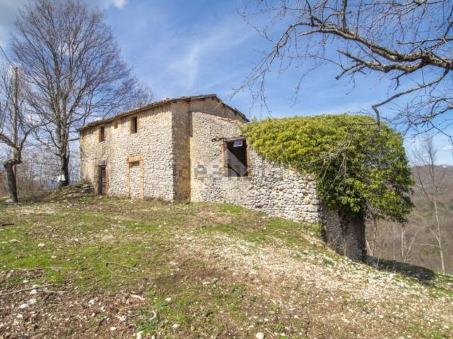 Rustico in vendita a Magnalardo, Rocca Sinibalda