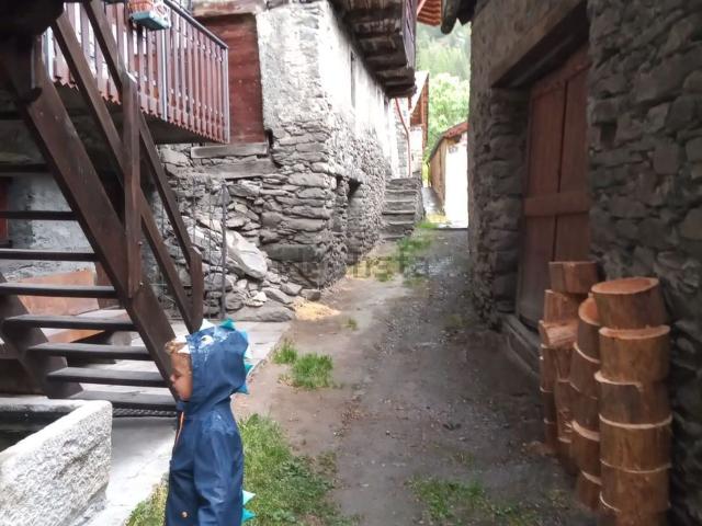 Rustico in vendita a La Salle, Aosta