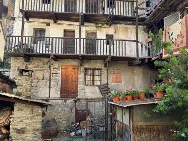 Rustico in vendita a Montjovet, Aosta