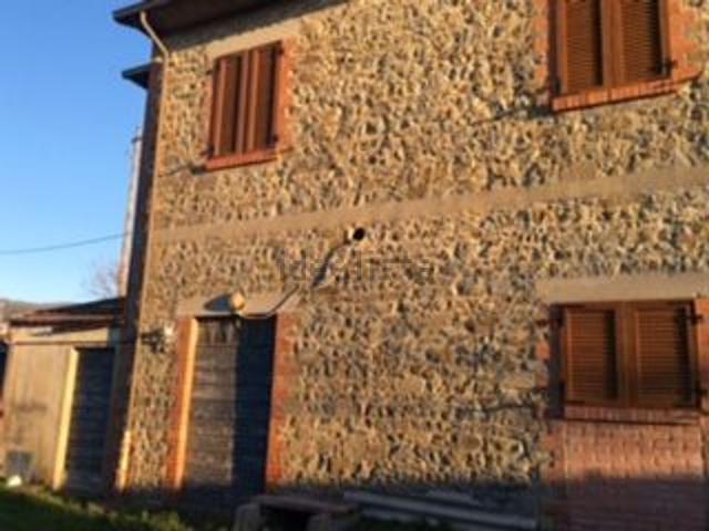 Rustico in vendita a Palazzo Del Pero, Toscana