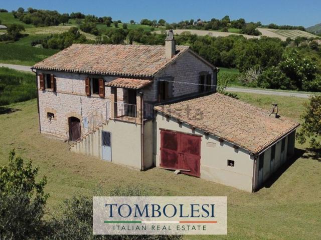 Rustico in vendita a Quartiere Mercatale, Marche
