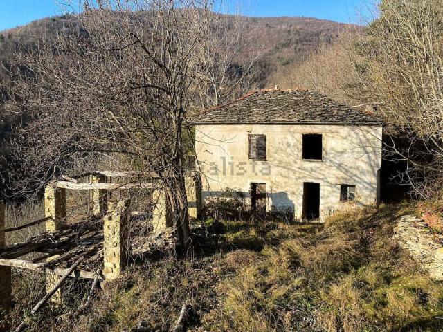Rustico in vendita a Gorzegno, Cuneo