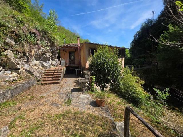Rustico in vendita a Unione Comuni Garfagnana, Castelnuovo Di Garfagnana