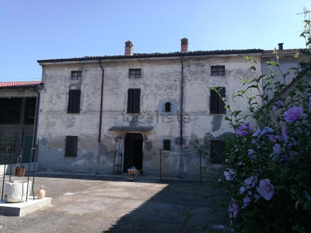 Rustico in vendita a San Giovanni In Croce, Lombardia