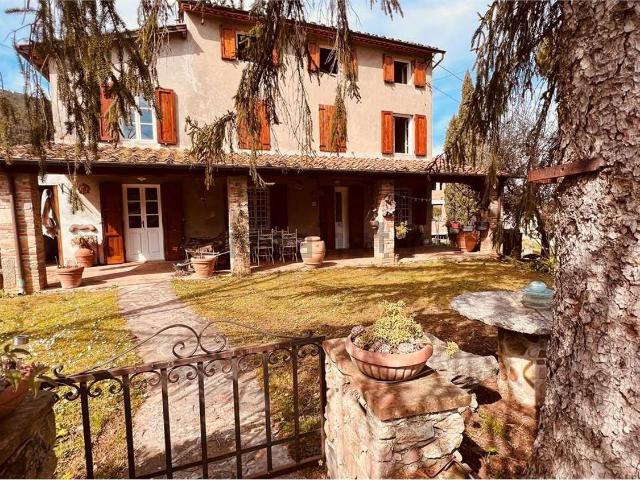 Rustico in vendita a Capannori, Toscana