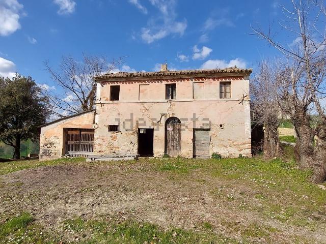 Rustico in vendita a San Giovanni, Marche