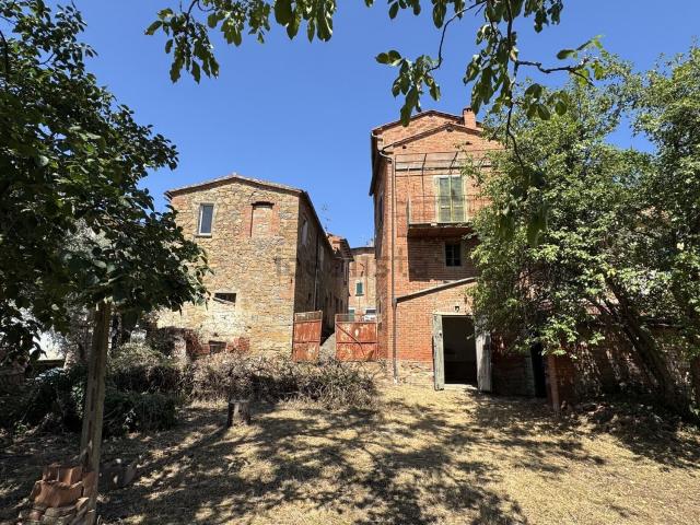 Rustico in vendita a Foiano Della Chiana, Toscana