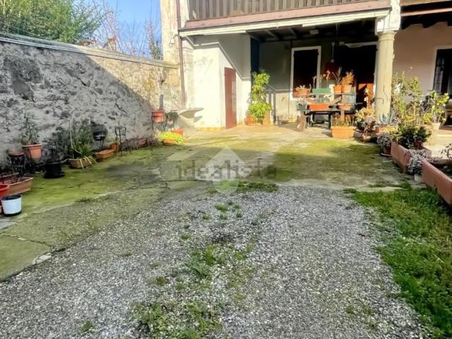 Rustico in vendita a Passirano, Lombardia