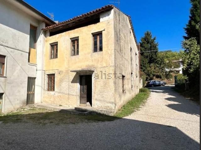 Rustico in vendita a Montecchio Precalcino, Vicenza