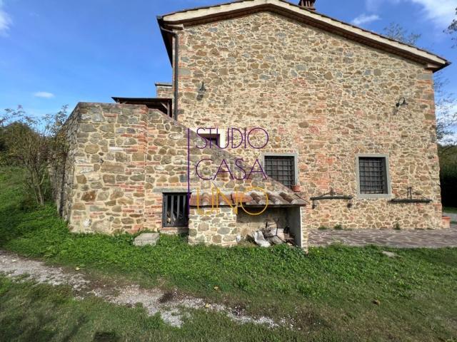 Rustico in vendita a Bucine, Toscana