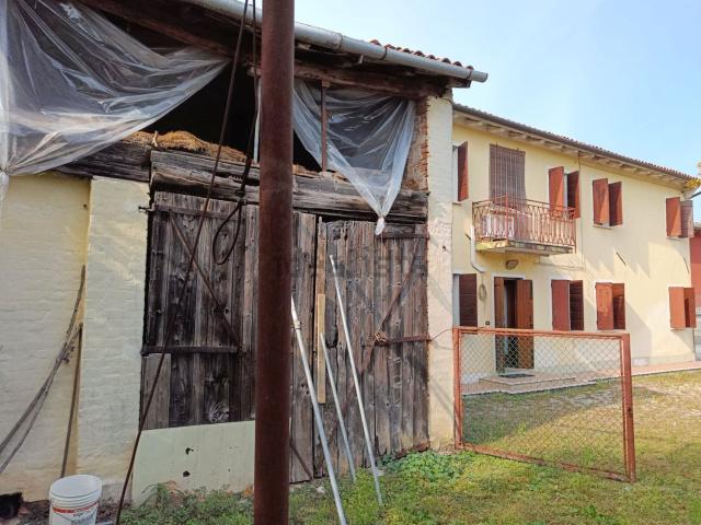 Rustico in vendita a Sovernigo, Paese