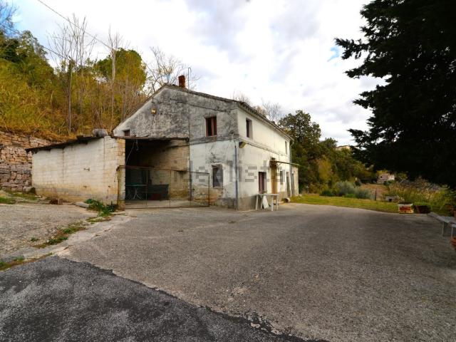 Rustico in vendita a Marche, Macerata