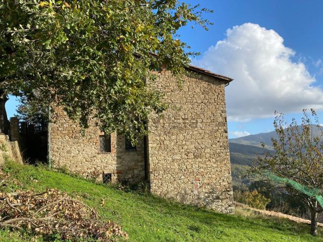 Rustico in vendita a Larderello, Toscana
