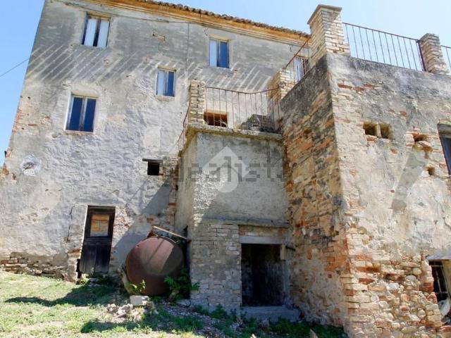 Rustico in vendita a Bora Ragnola, Marche