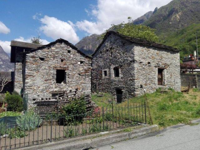 Rustico in vendita a Comunità montana della Valchiavenna, Verceia