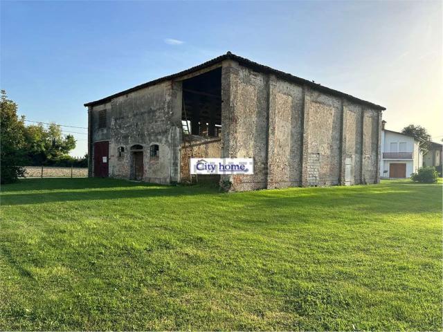 Rustico in vendita a Ferrara, Reggio Emilia