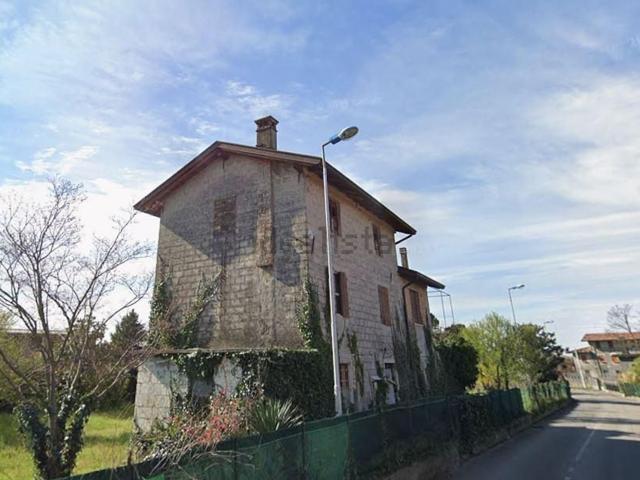 Rustico in vendita a Trivignano Udinese, Friuli-Venezia Giulia