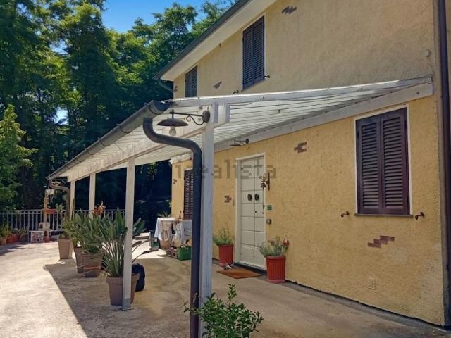 Rustico in vendita a Strettoia, Pietrasanta