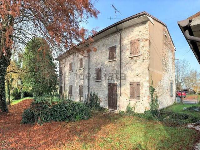 Rustico in vendita a Roncoferraro, Lombardia
