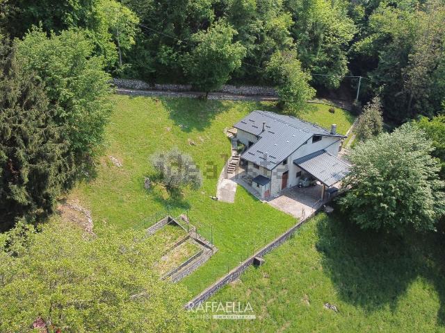 Rustico in vendita a Grone, Lombardia