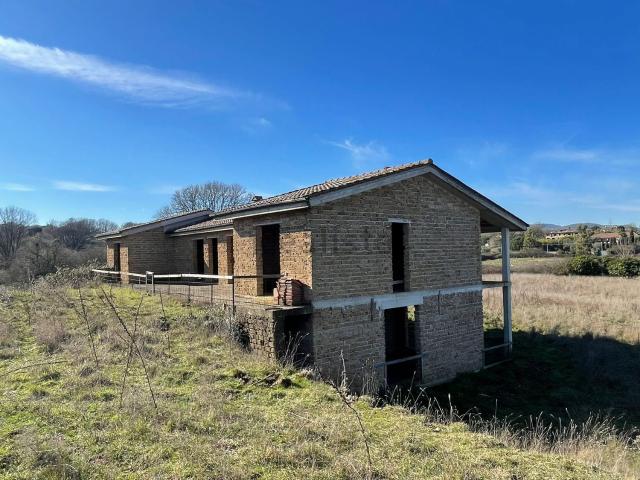 Rustico in vendita a Monterosi, Lazio
