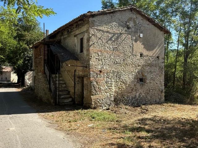 Rustico in vendita a Bivio Concerviano, Concerviano