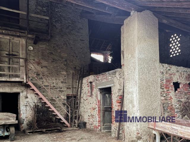 Rustico in vendita a Campaccino, Angera