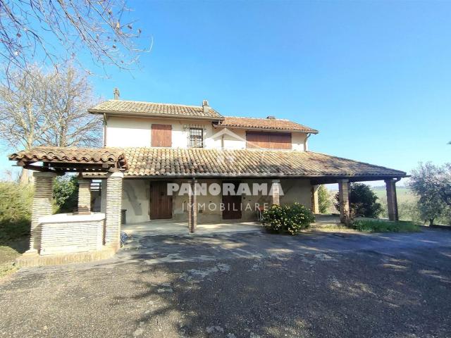 Rustico in vendita a Coriano, Reggio Emilia