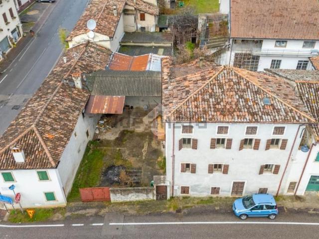 Rustico in vendita a Badia Calavena, Veneto
