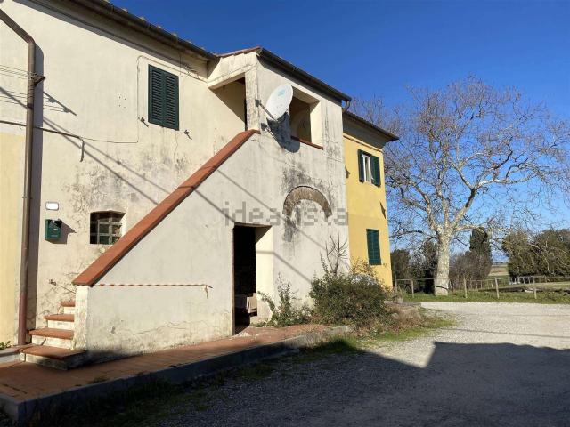 Rustico in vendita a Collesalvetti, Toscana
