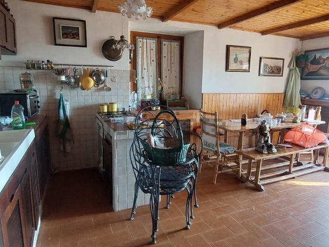 Rustico in vendita a Unione di Comuni Valdarno e Valdisieve, Pontassieve