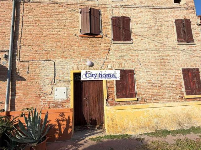 Rustico in vendita a Ferrara, Reggio Emilia
