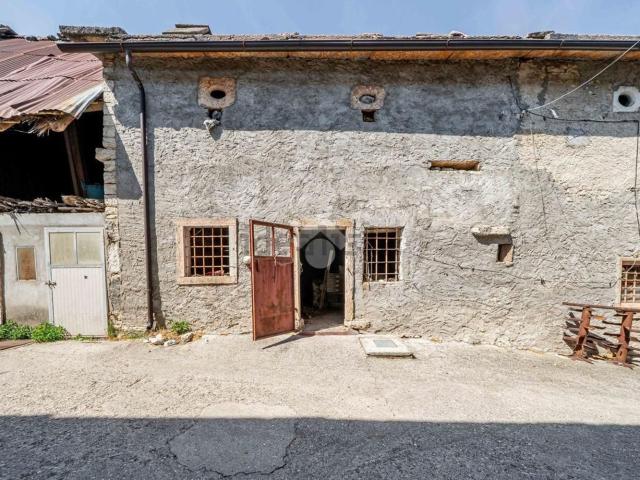 Rustico in vendita a Velo Veronese, Veneto