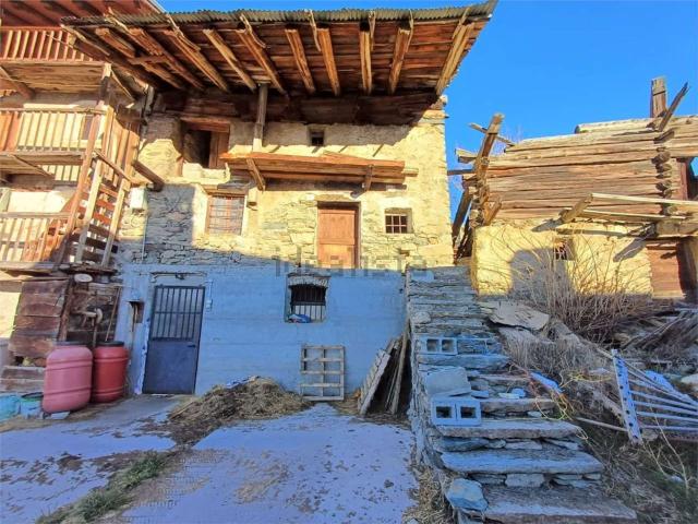 Rustico in vendita a Challand Saint Anselme, Aosta