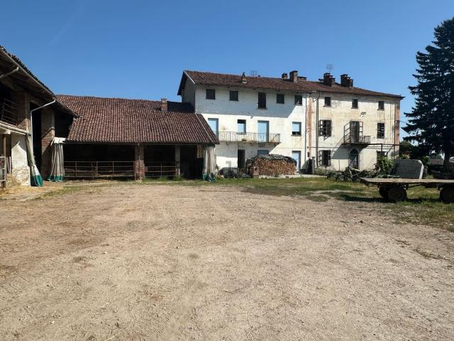 Rustico in vendita a San Salvatore, Piemonte