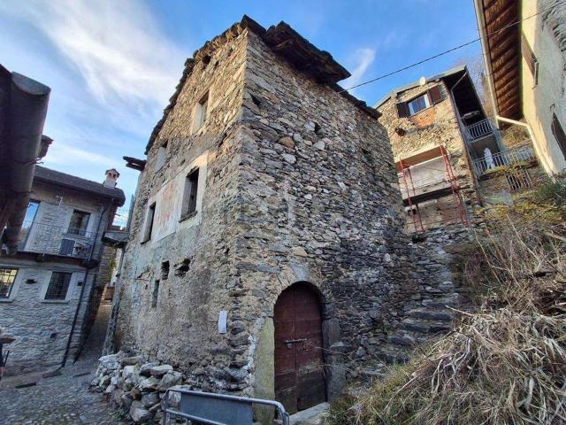 Rustico in vendita a Montemezzo, Lombardia