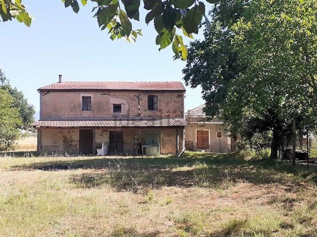 Rustico in vendita a Monte San Giovanni Campano, Lazio