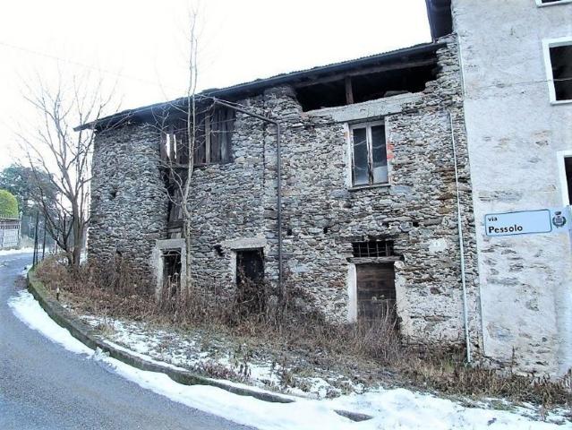 Rustico in vendita a Fusine, Lombardia