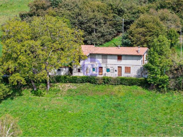 Rustico in vendita a Lago, Dossena