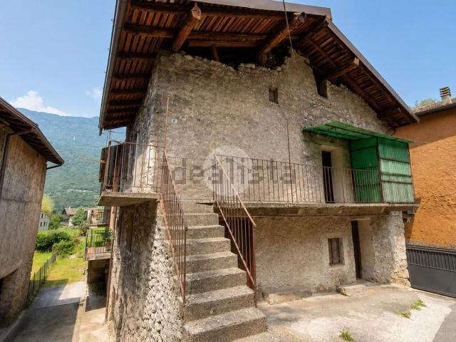 Rustico in vendita a Comunità montana della valle Camonica, Breno
