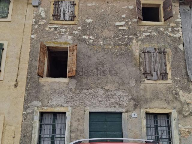 Rustico in vendita a Tregnago, Veneto