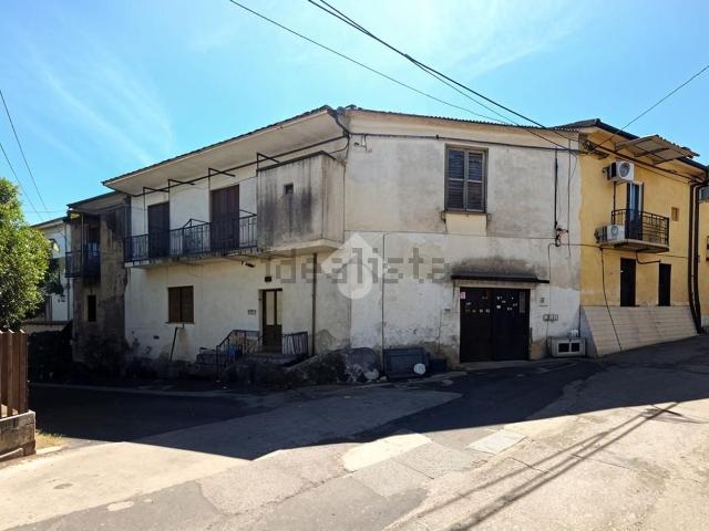 Rustico in vendita a Limatola, Campania