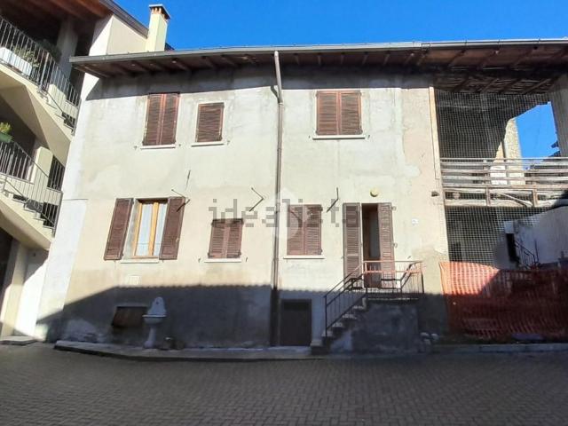 Rustico in vendita a Lurago D'erba, Lombardia
