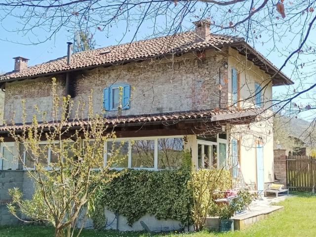 Rustico in vendita a Piemonte, Asti