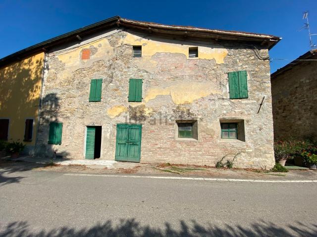 Rustico in vendita a Torrechiara, Langhirano